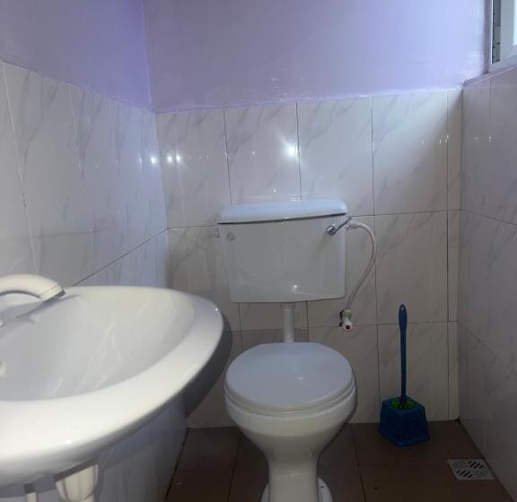 هتل Eclat Resto Sport Bar & Apartments