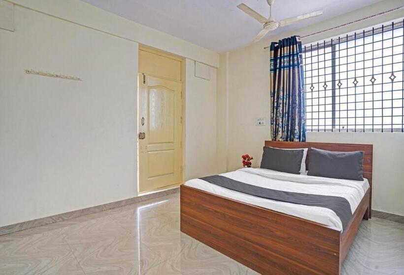 Отель Oyo Sv Lodge