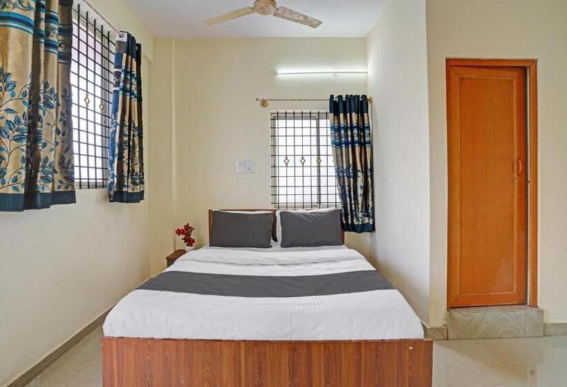 Отель Oyo Sv Lodge