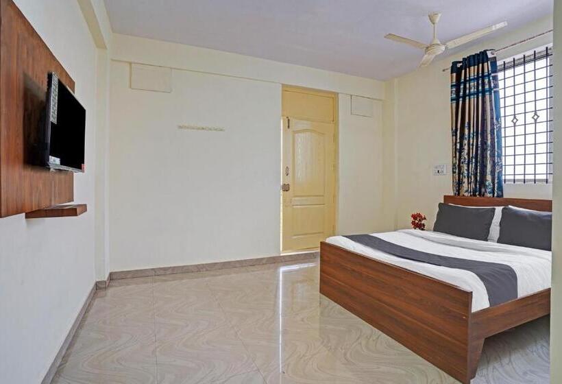 Отель Oyo Sv Lodge