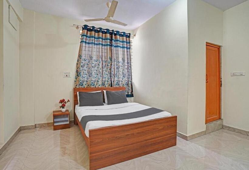 Отель Oyo Sv Lodge