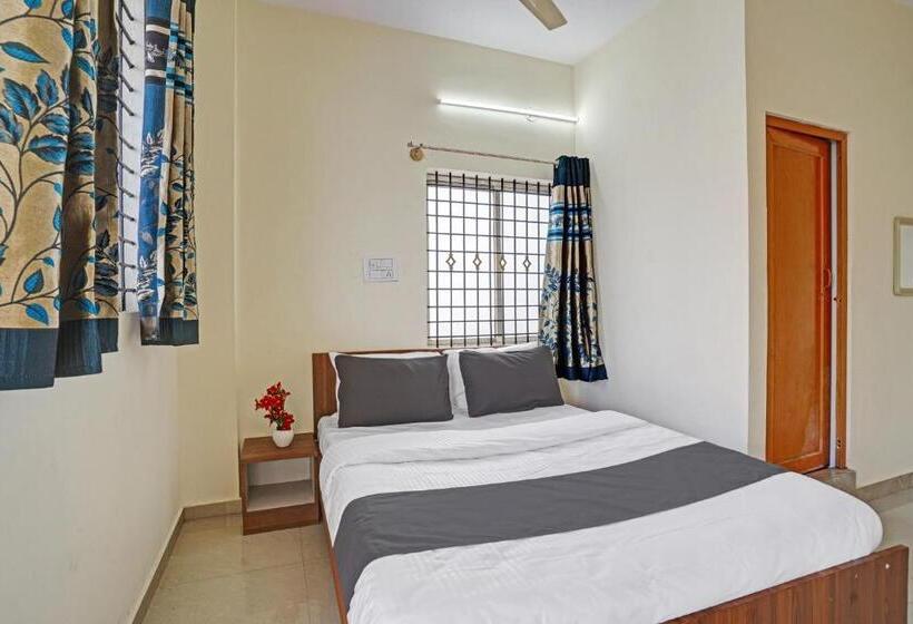 Отель Oyo Sv Lodge