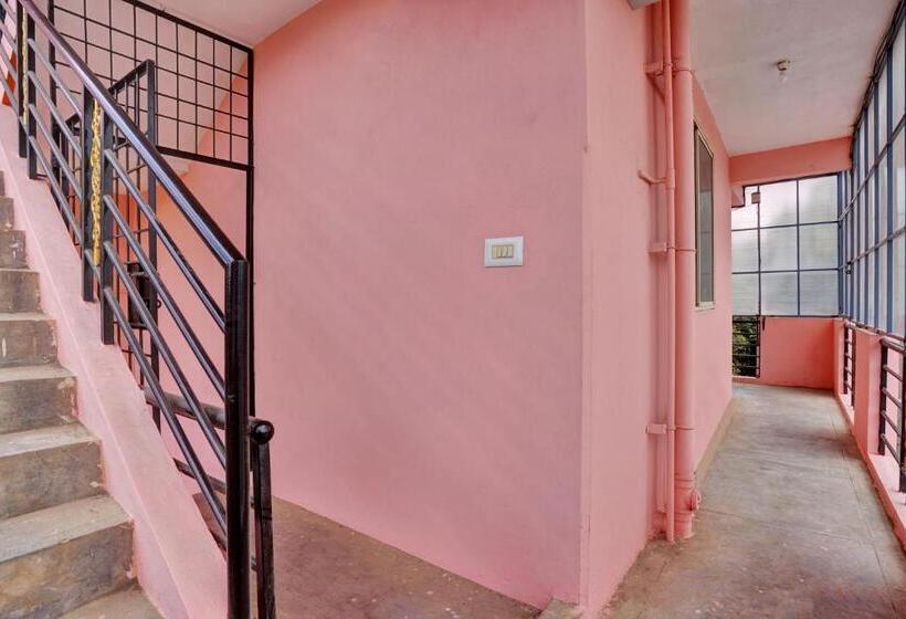 Отель Oyo Sv Lodge