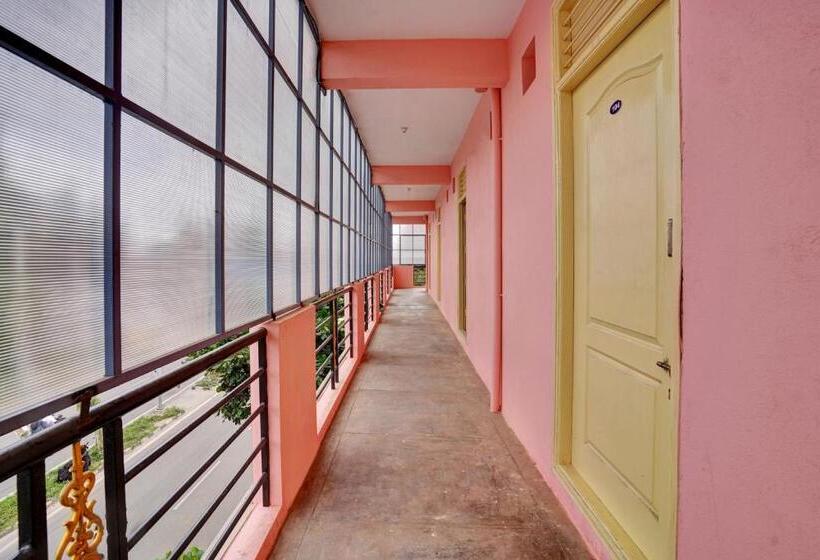 Отель Oyo Sv Lodge