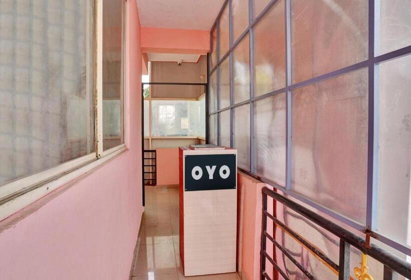 Отель Oyo Sv Lodge