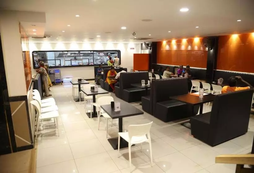 Hotelli Royalstay Main