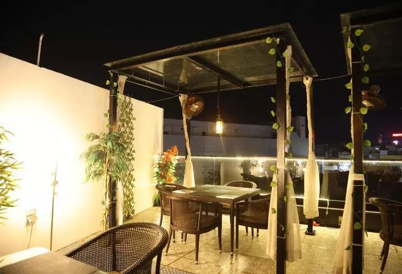 Hotelli Royalstay Main