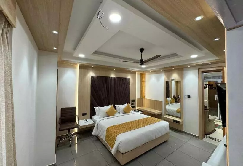 Hotelli Royalstay Main