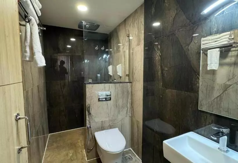 Hotelli Royalstay Main