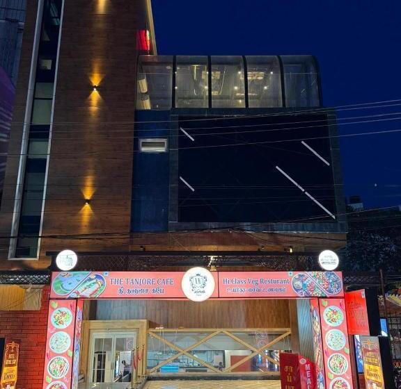 Hotel Royalstay Main