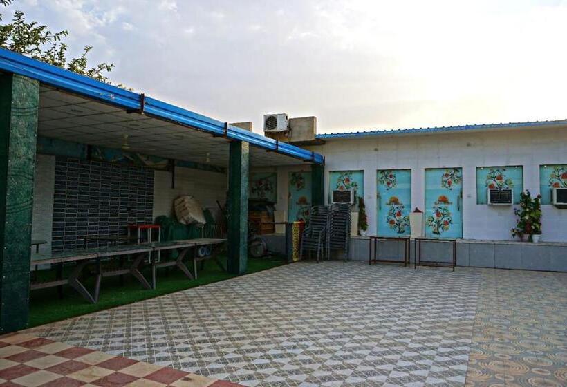 ホテル Surya Resort