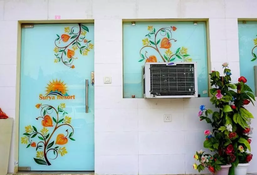 ホテル Surya Resort