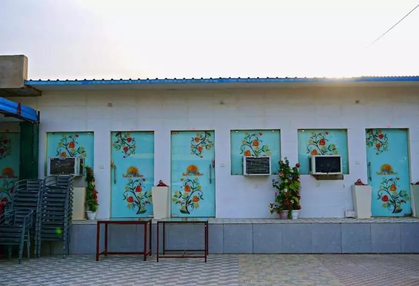 ホテル Surya Resort
