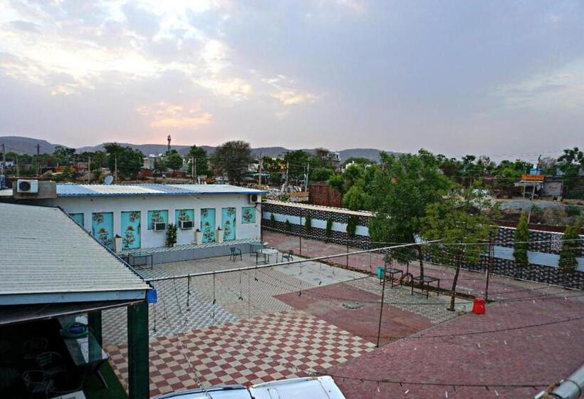 ホテル Surya Resort