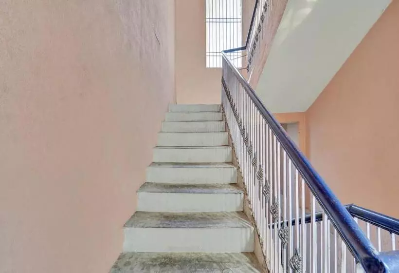 Hotelli O Raunak Food Plaza Family Restaurant & Rooms