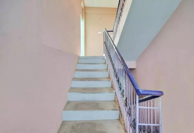 Hotelli O Raunak Food Plaza Family Restaurant & Rooms