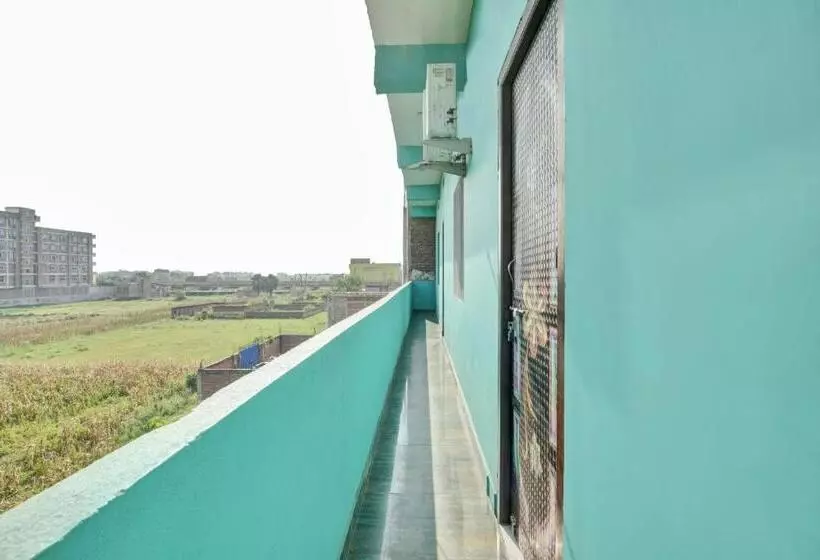 Hotelli O Raunak Food Plaza Family Restaurant & Rooms