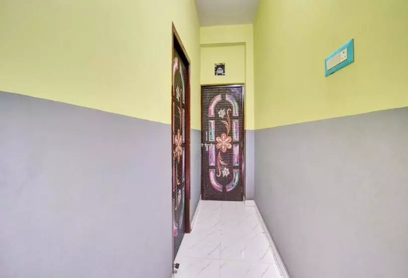 Hotelli O Raunak Food Plaza Family Restaurant & Rooms