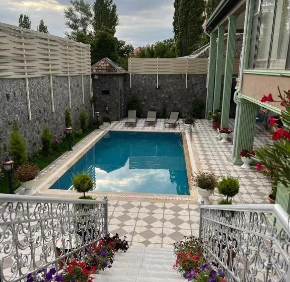 پانسیون Efendi Qonaq Evi