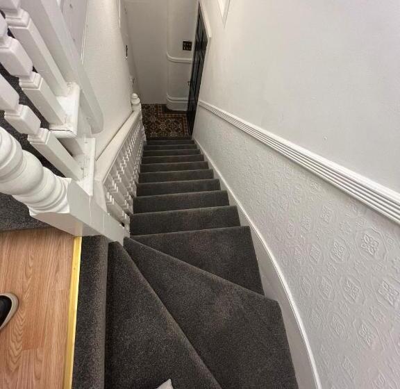 膳宿费 Master Grove Room