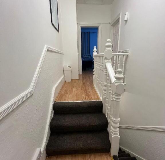 膳宿费 Master Grove Room