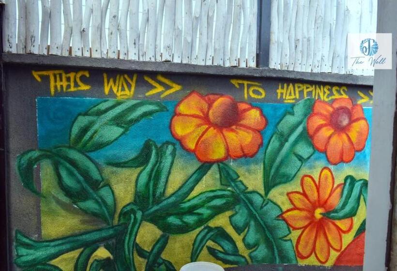 پانسیون The Bodega Well