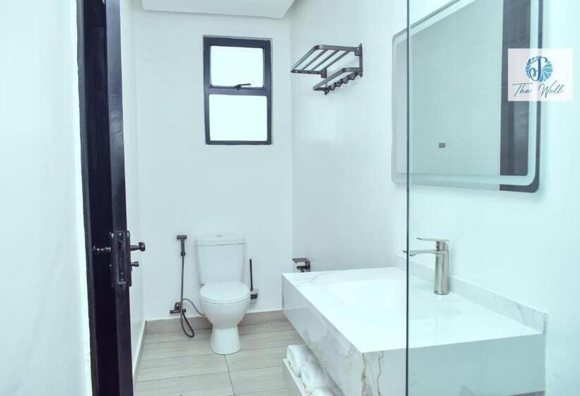 پانسیون The Bodega Well