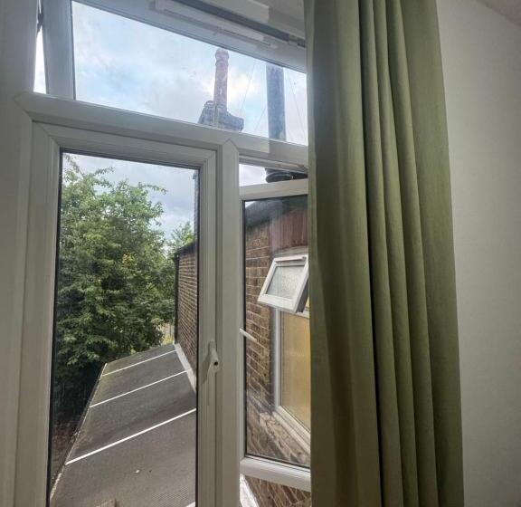 膳宿费 The Twin Bed Grove