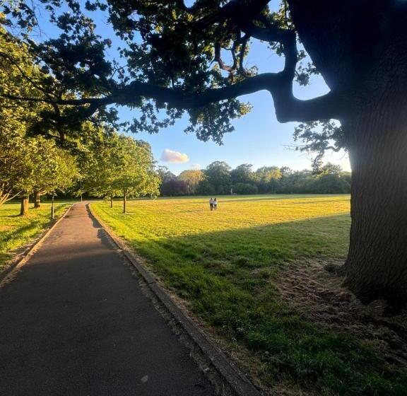 膳宿费 The Twin Bed Grove