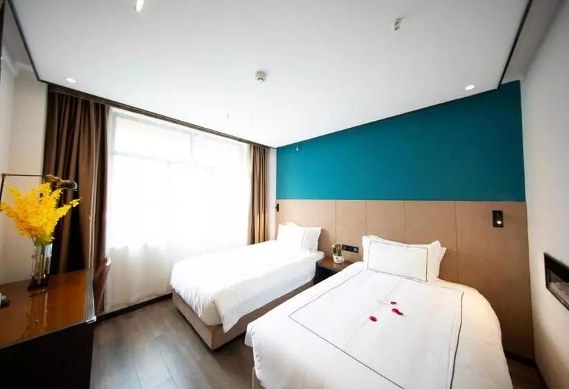 重庆陌遇酒店   人民大礼堂地铁站店