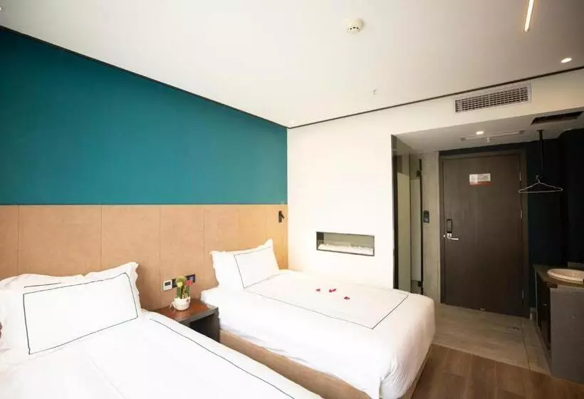 重庆陌遇酒店   人民大礼堂地铁站店