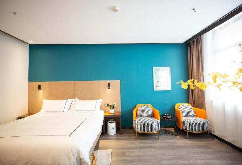 重庆陌遇酒店 人民大礼堂地铁站店