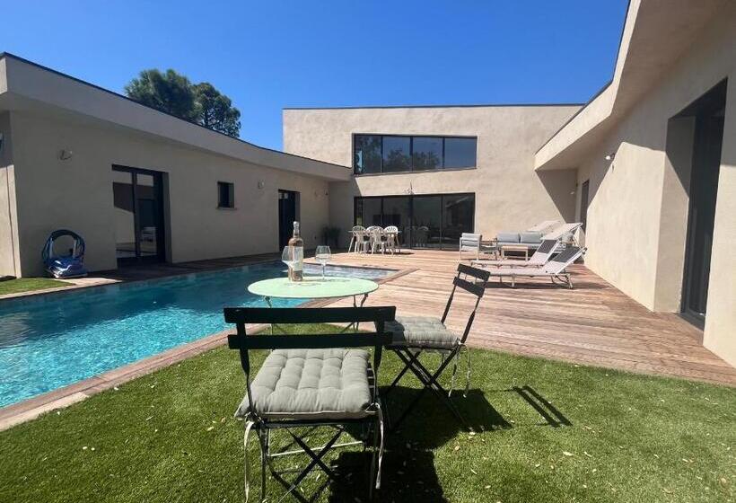 ベッドアンドブレックファースト A Felicità