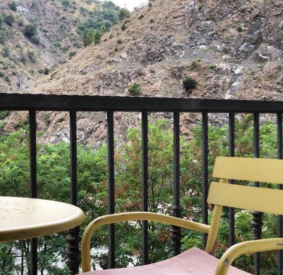 تختخواب و صبحانه Restorant Kajala Balla