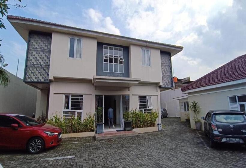 Otel Capital O 94128 The Bale Teras T