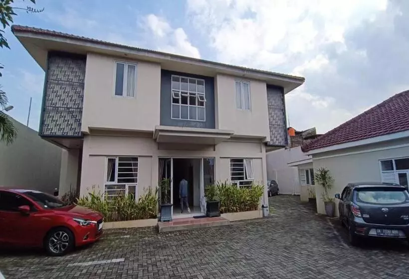 هتل Capital O 94128 The Bale Teras T