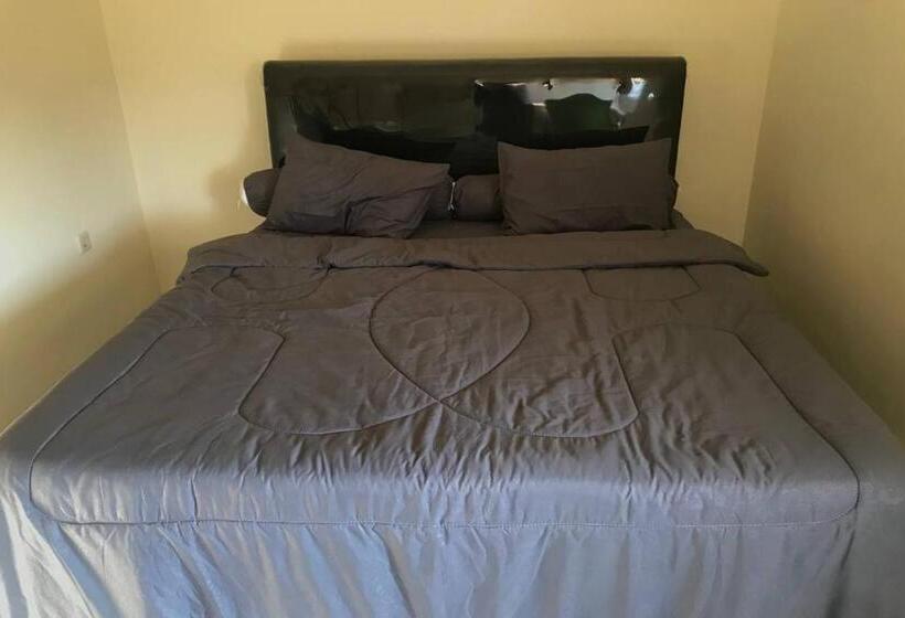 Otel Capital O 94128 The Bale Teras T