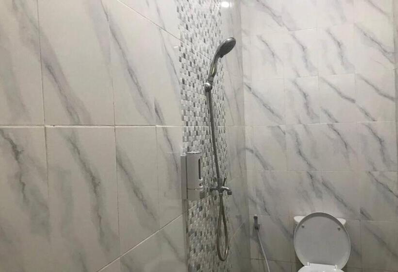 Otel Capital O 94128 The Bale Teras T