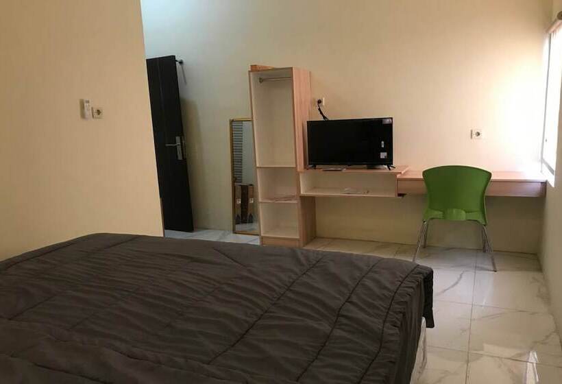 Otel Capital O 94128 The Bale Teras T