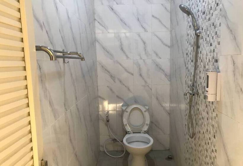 Otel Capital O 94128 The Bale Teras T