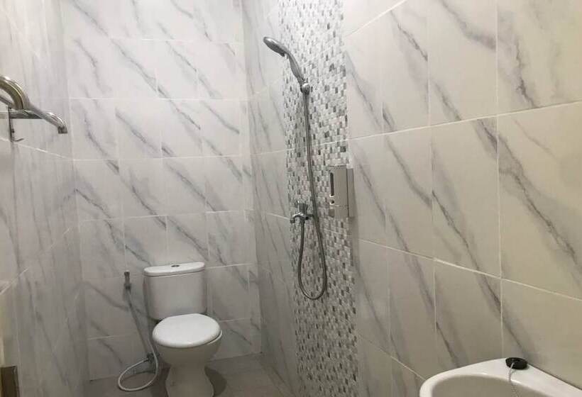 Otel Capital O 94128 The Bale Teras T