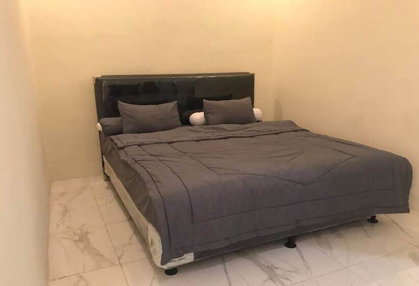 Otel Capital O 94128 The Bale Teras T