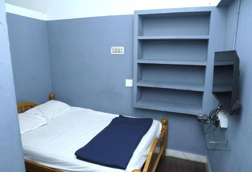 Отель Eagle Inn Stay