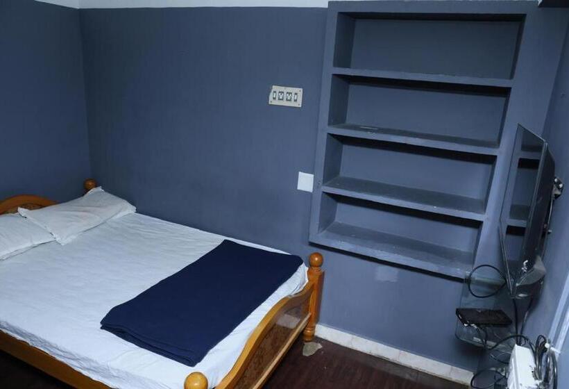 Отель Eagle Inn Stay