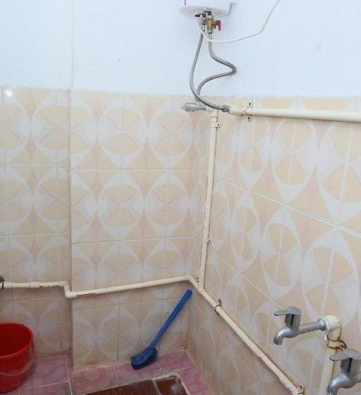 Отель Eagle Inn Stay