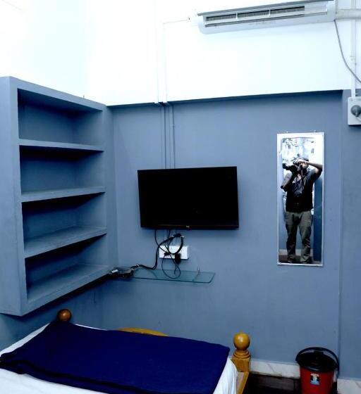 Отель Eagle Inn Stay