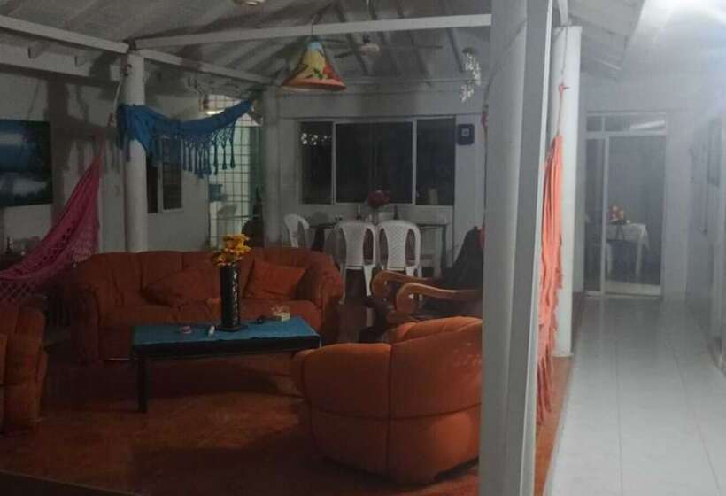 فندق Hostal La Milagros