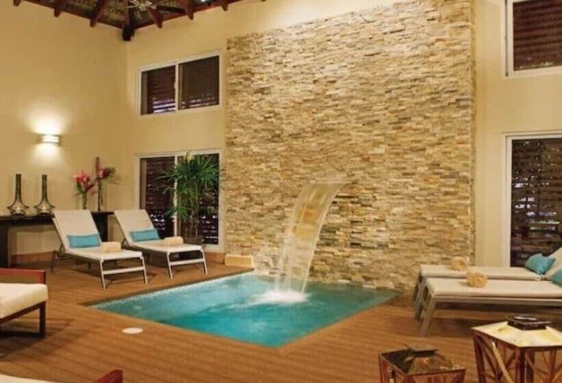 هتل Riviera Del Mar