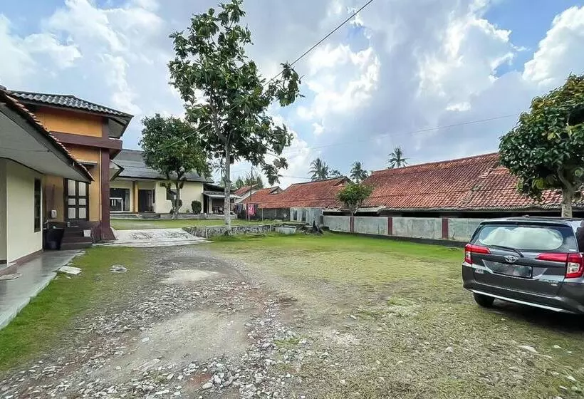 Hotelli Shanty Mitra Reddoorz