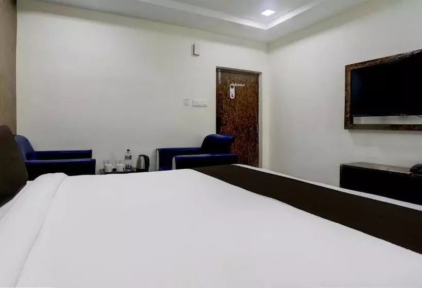 ホテル Super Townhouse Khammam Formerly Bluemoon